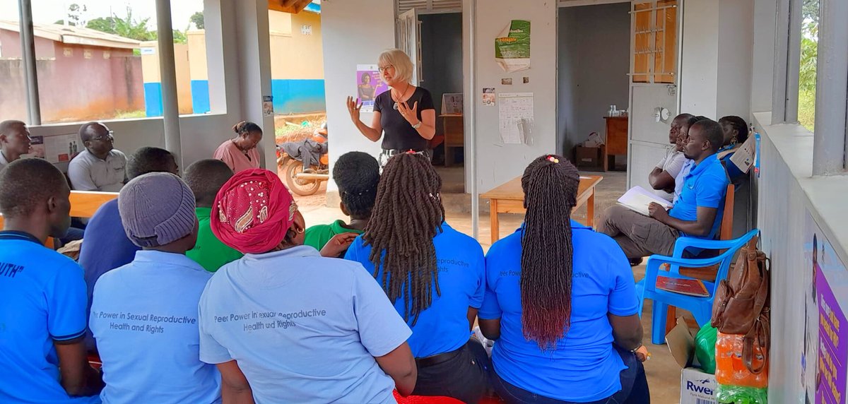 TeamUpUG's tweet image. This week, we were honored to have @Angela Bähr, Chief Program Officer @DSW_Intl. She met youth leaders & health workers involved in our #SRHR work. She held strategic meetings & planted a tree at a youth-friendly corner!
#YouthLeadership #GenderEquality #CrossSectorCollaboration