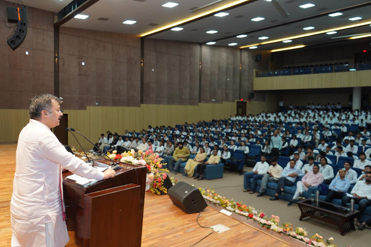 ABVP (@abvpvoice) on Twitter photo EMERGENCY@50 INDGenius, in collaboration with LNCT University, Bhopal, presented an insightful event marking the 50th anniversary of the Indian Emergency. A significant gathering for discussing democracy, justice, and civic responsibility in the presence of Shri <a href="/AshishSainram/">Ashish Chauhan</a> – EMERGENCY@50 INDGenius, in collaboration with LNCT University, Bhopal, presented an insightful event marking the 50th anniversary of the Indian Emergency. A significant gathering for discussing democracy, justice, and civic responsibility in the presence of Shri <a href="/AshishSainram/">Ashish Chauhan</a> –