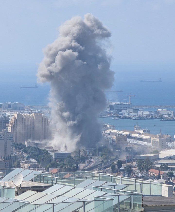 RAJAT (@irajatjain) on Twitter photo <a href="/BRICSinfo/">BRICS News</a> 🔴Damages caused in different parts of Israel in recent Missile Attack by Iran.
🇮🇷🚀🇮🇱
#Iran #Israel <a href="/BRICSinfo/">BRICS News</a> 🔴Damages caused in different parts of Israel in recent Missile Attack by Iran.
🇮🇷🚀🇮🇱
#Iran #Israel