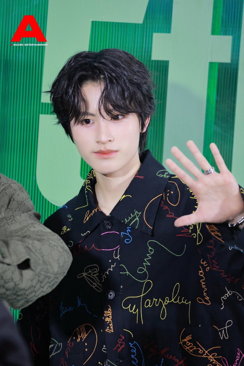 Momay_CR's tweet image. ลูกรักกล้องสื่อ​ เก็บ​ควา​มหล่อ​ของ​น้อง​เอเอ​ไว้​หมด​แล้ว​ 💙💚

#AAashirakorn
#Mint5YearsofFreshnessxBUS 
#mewdoesmakeup