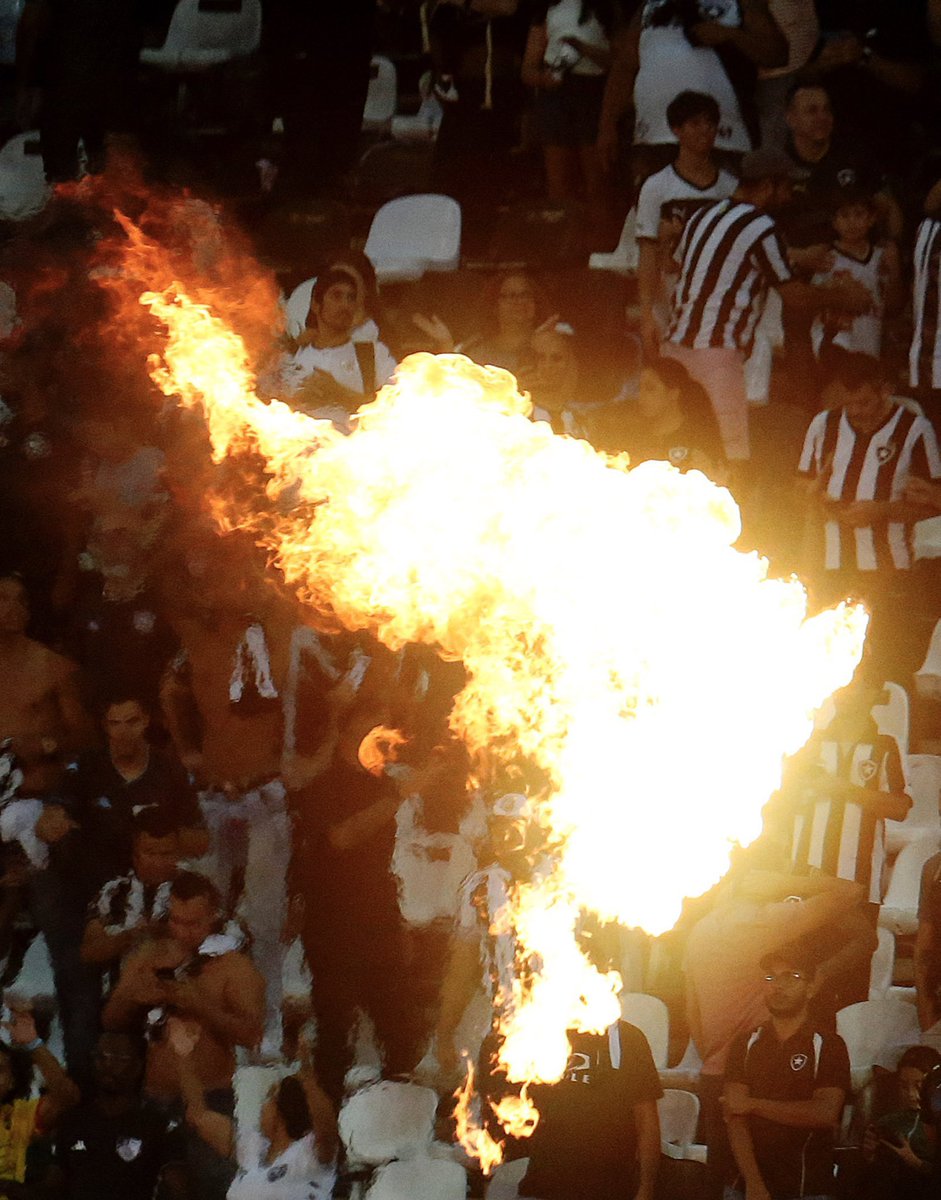 Botafogo y la foto de todos los tiempos.

Increíble. 🌎🚬