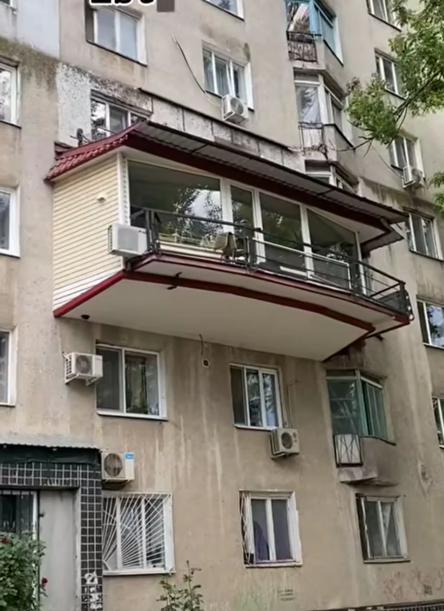 ArquitectoxHora's tweet image. Y tanto que se habló del #Balcón en la semana, llegó el Viernes y salió el #MejorConUnArquitecto temático. 
Y vos con cuál te quedas?

PD: Feliz día de la #bandera!
🇦🇷