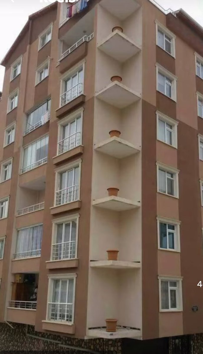 ArquitectoxHora's tweet image. Y tanto que se habló del #Balcón en la semana, llegó el Viernes y salió el #MejorConUnArquitecto temático. 
Y vos con cuál te quedas?

PD: Feliz día de la #bandera!
🇦🇷