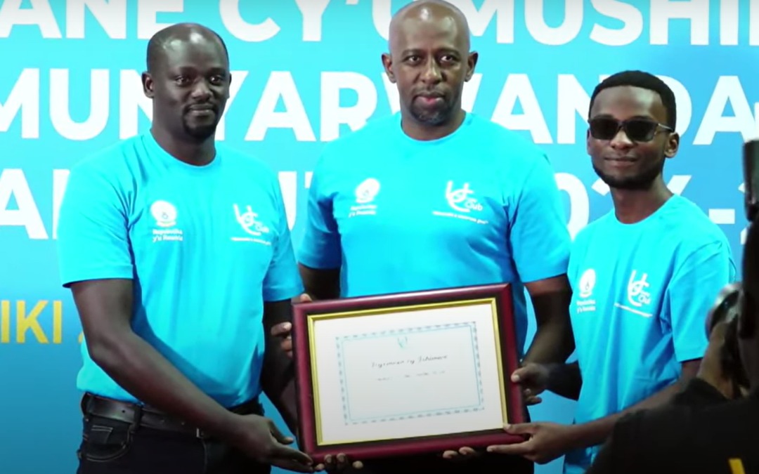 unity_rpKC's tweet image. Unit and Resilience Club ya RP-Karongi yahawe igihembo nk&apos;imwe mu zitwaye neza muri kwesa imihigo mu mwaka w&apos;amashuri wa 2024-2025. Mu bihembo bahawe harimo Icyemezo cy&apos;ishimwe (Certificate) giherekejwe n&apos;amafaranga  @UnityClubRw @RwandaYouthArts ,@Unity_MemoryRw @Rwanda_Edu