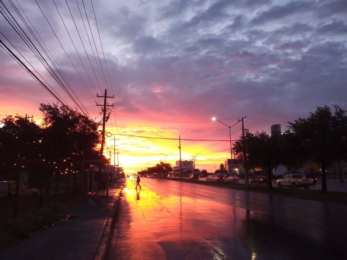 ¡Que este día sea sensacional! @acaentrerunners @manicomiorunner @comunirunners @sumandokmx @corroamipaso @meencantacorrer @canalrunning @fenixrun_mexico @runsalud20 <a href="/pasion_running/">*PASIÓN RUNNING*</a> #yomarco #adidas #beatyerterday #garming #comunicarunners