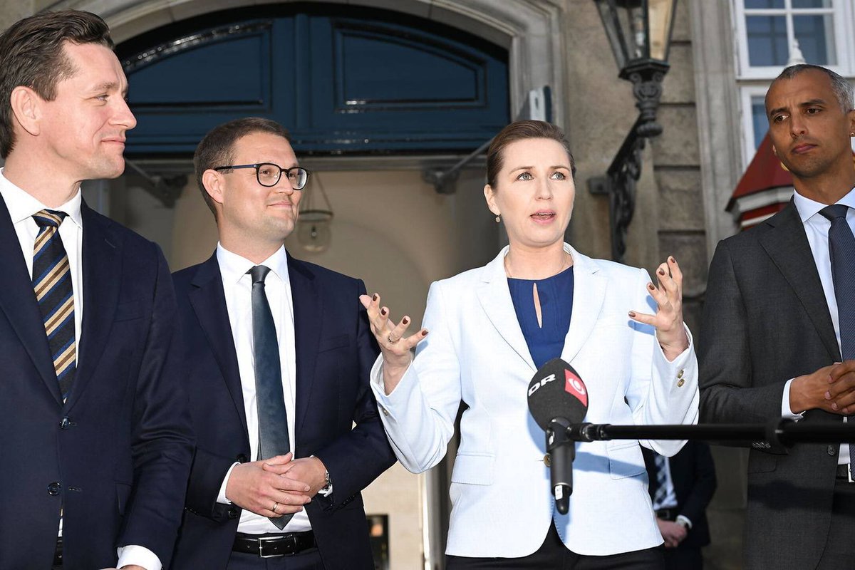 Chefen har jubilæum - 10 år som formand for vores parti. Mette Frederiksen spænder vidt. Fra undskyldning til Godhavns-drengene til at repræsentere Danmark, Norden og Baltikum hos Macron, når Europas ledere står sammen mod Putin. Fra Arne-pension til rekordoverskud på de