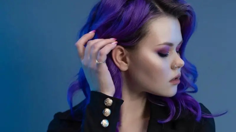 ❌ Активистку Надин Гейслер (Надежду Россинскую) 2-й Западный окружной военный суд приговорил к 22 годам лишения свободы и штрафу в 320 тысяч рублей. После начала войны в Украине она основала волонтёрское движение "Армия красоток", которое помогало украинским беженцам, вывозило