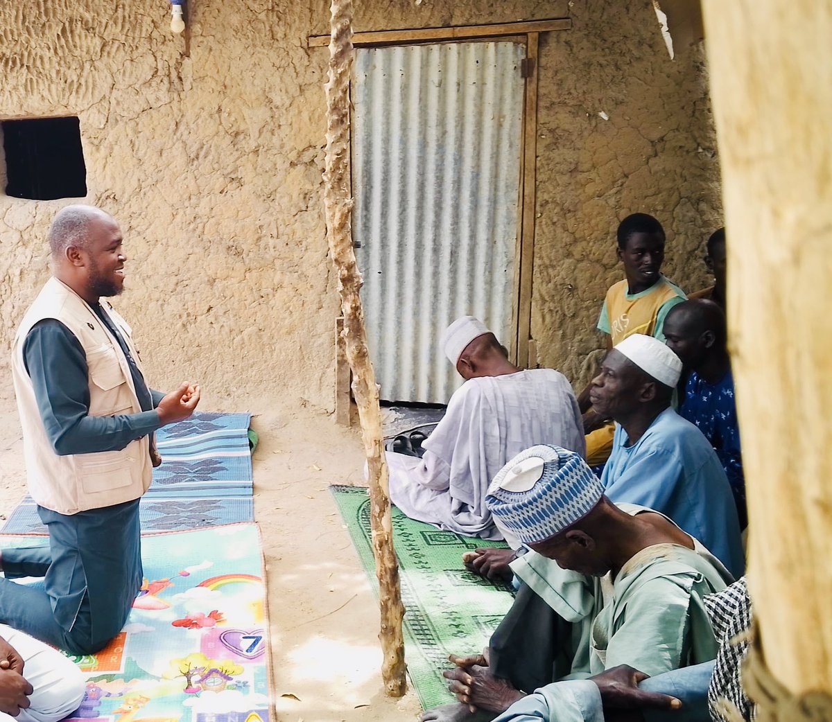 UNV Nigeria (@unvolunteersng) on Twitter photo Meet Mustapha Hassan , UN Volunteer at <a href="/UNFPANigeria/">UNFPA Nigeria</a> !
From one IDP camp to another underserved community at a time, he has:
✅ Trained 470+ refugee youth in digital literacy
✅ Helped 35 youth explore AI
Let us celebrate Volunteers like him who create hope!
#WorldRefugeeDay Meet Mustapha Hassan , UN Volunteer at <a href="/UNFPANigeria/">UNFPA Nigeria</a> !
From one IDP camp to another underserved community at a time, he has:
✅ Trained 470+ refugee youth in digital literacy
✅ Helped 35 youth explore AI
Let us celebrate Volunteers like him who create hope!
#WorldRefugeeDay