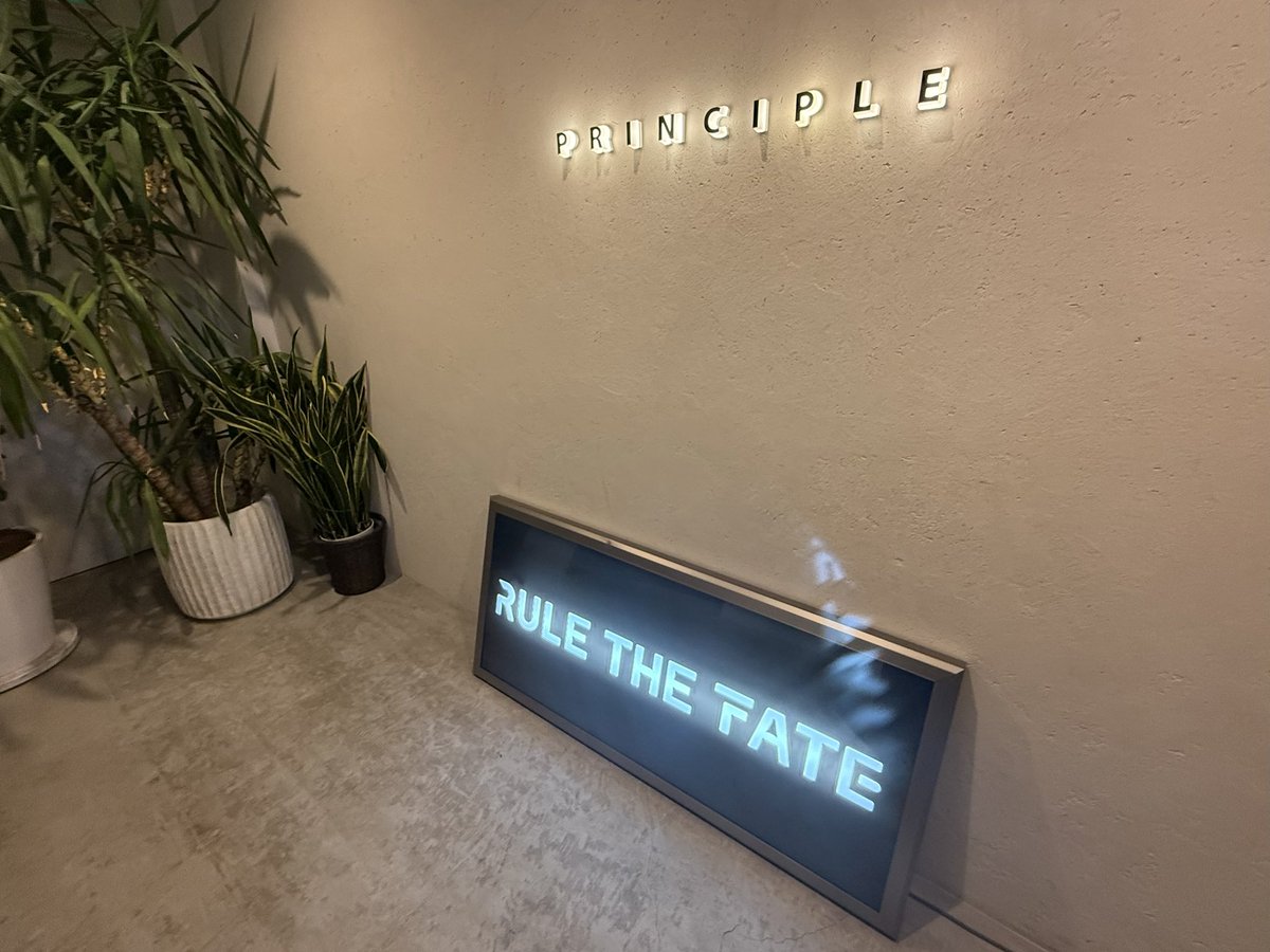 Reik マイファス沖縄29 (@r_02_mfs) on Twitter photo RULE THE FATE POPUP TOUR
S&S 2025
髪30㎝切ったから覚えてない程で話そうと
したら普通に『お久しぶりです〜』って
言われて内容全部飛んだ🪽
前に黒髪から白金にした時も覚えてて
これだけでも神ファンサ
ドッグカフェ開業の方向と名刺も渡せて満足🙌
お疲れ様でした!
<a href="/kkktttrrr/">Suzuki Kentaro</a>
<a href="/rtf_rtf_h/">RULE THE FATE Official</a> RULE THE FATE POPUP TOUR
S&S 2025
髪30㎝切ったから覚えてない程で話そうと
したら普通に『お久しぶりです〜』って
言われて内容全部飛んだ🪽
前に黒髪から白金にした時も覚えてて
これだけでも神ファンサ
ドッグカフェ開業の方向と名刺も渡せて満足🙌
お疲れ様でした!
<a href="/kkktttrrr/">Suzuki Kentaro</a>
<a href="/rtf_rtf_h/">RULE THE FATE Official</a>