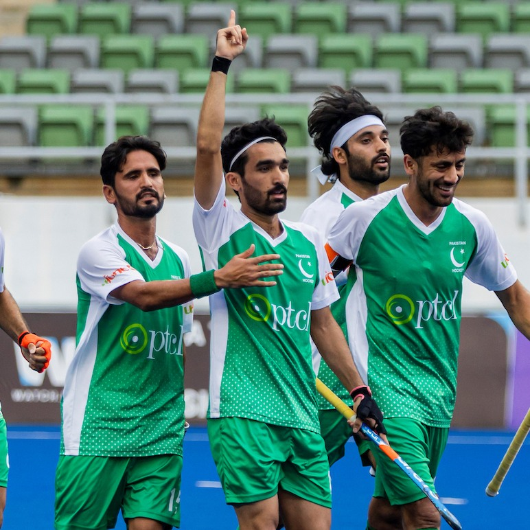 Muneeb313_'s tweet photo. This team has qualified for the final without getting a single penny during the event. 

#FIHNationsCup https://t.co/5ME6Tre7V4