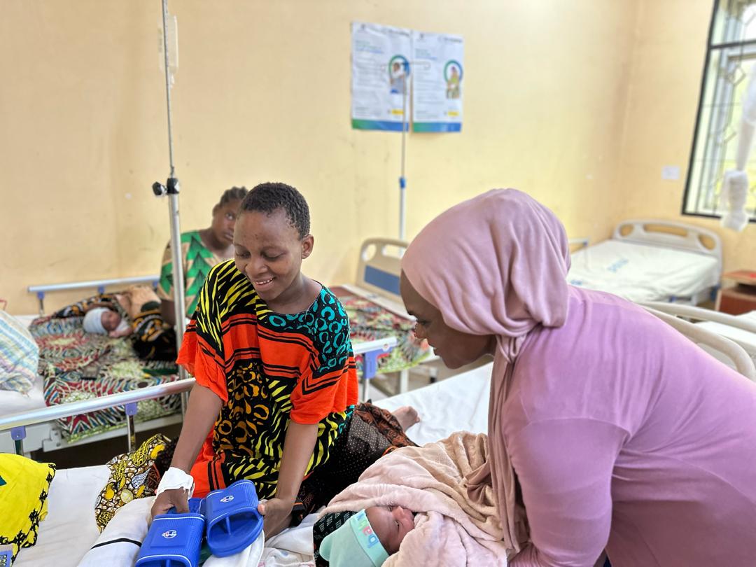 This #WorldRefugeeDay, we extend heartfelt gratitude to the hospitals in Kigoma town that stand on the front lines of refugee support.
In recognition of their unwavering commitment &amp; dedication, UN &amp; partners donated essential supplies to help strengthen their life-saving work.