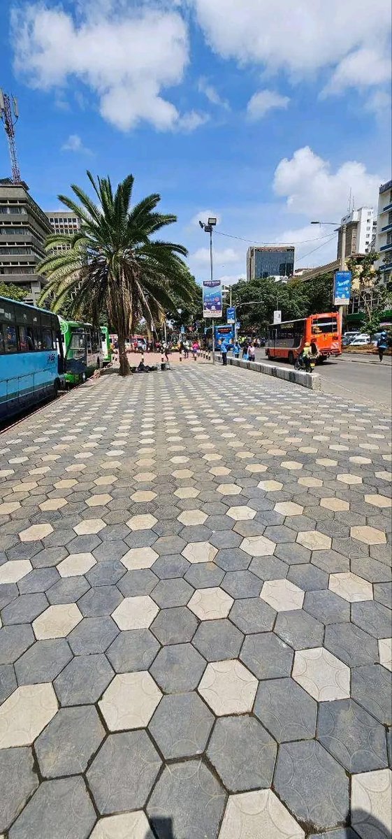 Real_anopheles's tweet photo. Moi Avenue shines with new cabro paving, making Nairobi’s CBD more accessible, beautiful, and welcoming for commuters, shoppers, and tourists alike! Sakaja Anawork #TransformingNairobi https://t.co/Gr8b0kUU97