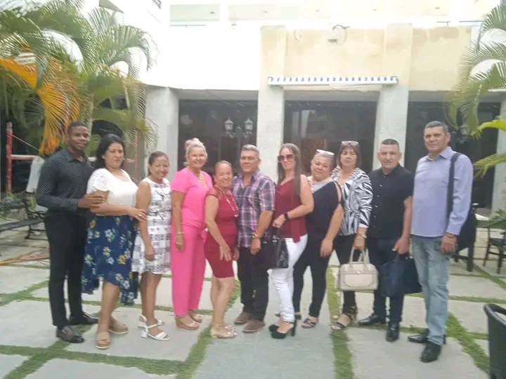 Mavis Perez Pino (@mavispino) on Twitter photo La Delegación Avileña presente en la tercera jornada del Seminario Nacional de preparación del curso 2025-2026. #SinPerderUnDia #CiegoEn26 <a href="/DiazCanelB/">Miguel Díaz-Canel Bermúdez</a> <a href="/naimatrujillob/">Naima Ariatne Trujillo Barreto</a> <a href="/Marlen31443761/">Marlen Triana Mederos 🌷</a> <a href="/mansodiaz71/">Alexander Manso Díaz</a> <a href="/CiraPineiro/">Cira Piñeiro Alonso</a> <a href="/CalderonPineiro/">Luis Enrique Calderón</a> La Delegación Avileña presente en la tercera jornada del Seminario Nacional de preparación del curso 2025-2026. #SinPerderUnDia #CiegoEn26 <a href="/DiazCanelB/">Miguel Díaz-Canel Bermúdez</a> <a href="/naimatrujillob/">Naima Ariatne Trujillo Barreto</a> <a href="/Marlen31443761/">Marlen Triana Mederos 🌷</a> <a href="/mansodiaz71/">Alexander Manso Díaz</a> <a href="/CiraPineiro/">Cira Piñeiro Alonso</a> <a href="/CalderonPineiro/">Luis Enrique Calderón</a>