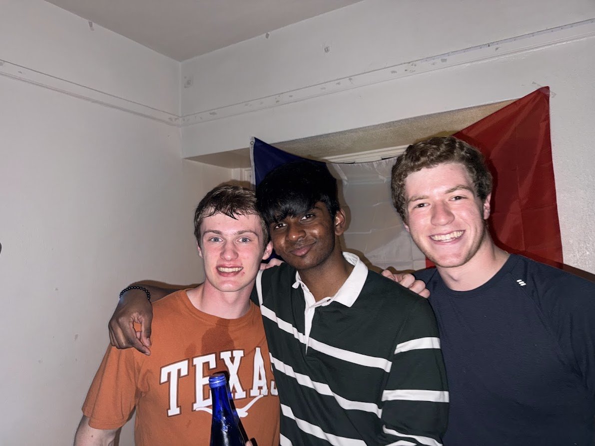 hemeshch's tweet image. peak freshman year behavior was cramming a 100 people in my single room and throwing an ashton hall themed rager