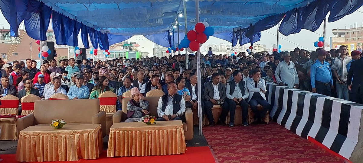 लामो समयदेखि प्रतीक्षा गरिएको चक्रपथको नवनिर्मित ग्वार्को फ्लाइओभरको समुद्घाटन कार्यक्रममा सहभागी हुन पाउने अवसर पाउँदा अत्यन्तै खुसी लागेको छ।
यो परियोजनाले काठमाडौँ उपत्यकाको सडक यातायात व्यवस्थापनमा महत्वपूर्ण योगदान पुर्याउने विश्वास लिएको छु। निर्माण सम्पन्न गर्न योगदान दिने