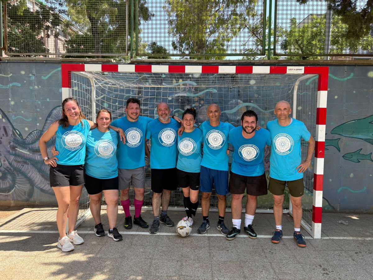 Un any més acabem el curs amb el tradicional partit de futbol: Mestres vs 6è. Hem tornat a suar, però hem tornat a guanyar!! ⚽️ 🥵