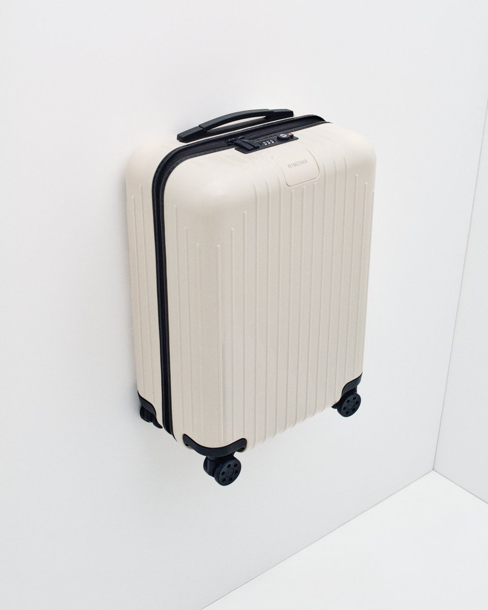 Light where it counts.

Essential Lite delivers on what matters — lightweight performance. 

Explore the line in Jade, Graphite, and Ivory, backed by a lifetime guarantee, at rimowa.com/essential-lite.

#RIMOWA #RIMOWAEssentialLite
