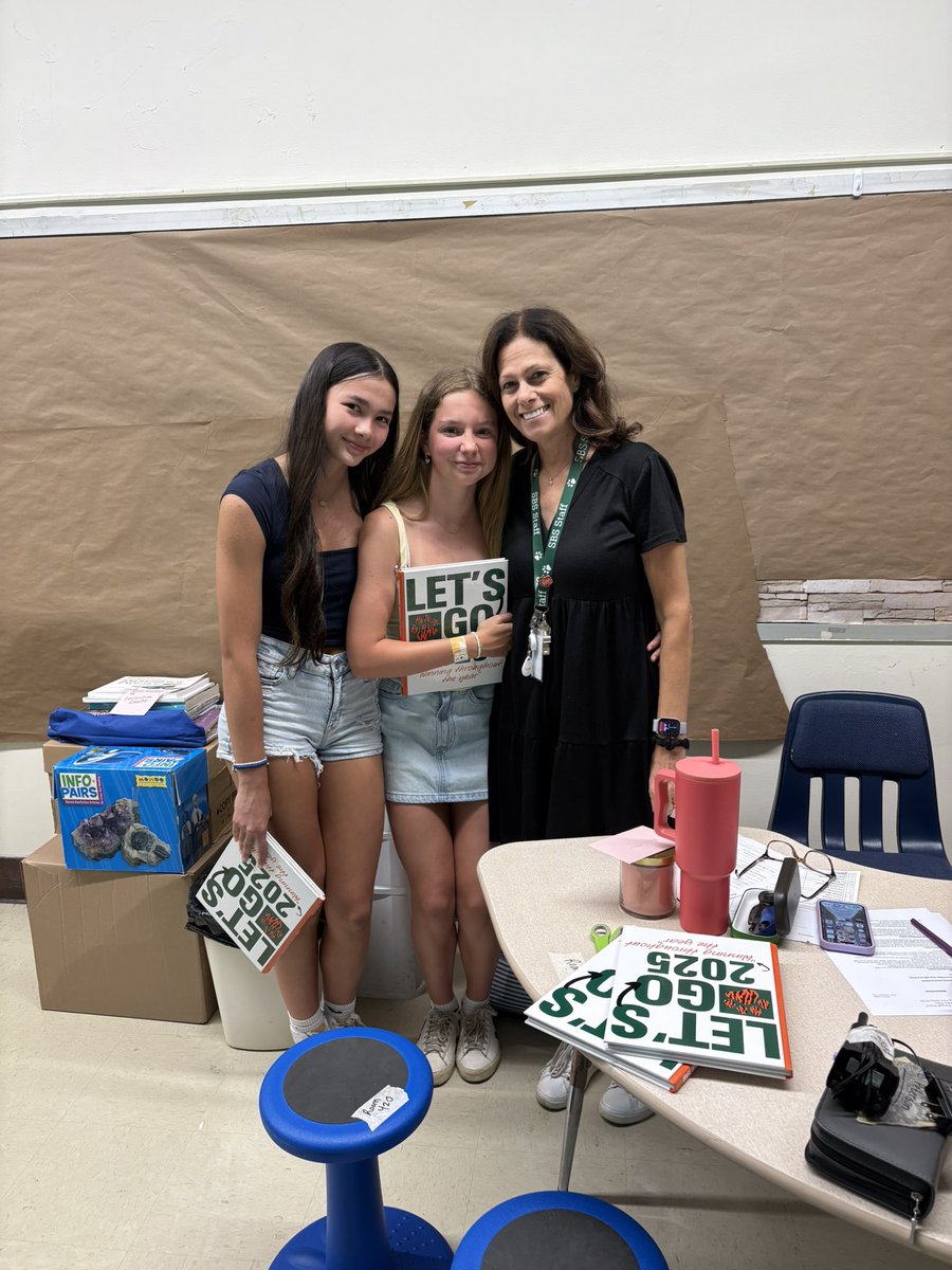 What a sad day!! Words cannot express how sad it is to say goodbye to Mrs. Peterson! 💔