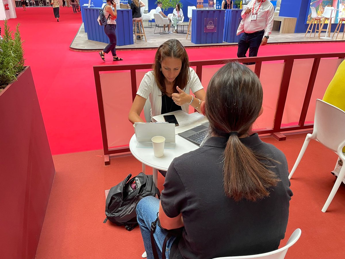 🔵 ¡Último día en el #SIL2025!

🔈Hoy participamos en el Marketplace de empleo, conociendo nuevos perfiles para nuestros servicios.

🤝Gracias a quienes se acercaron a nuestro stand y descubrieron cómo impulsamos la inclusión desde la logística.

#FundaciónCARES