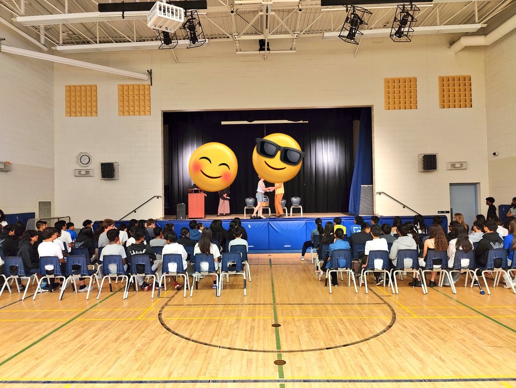 MrMacSCPS's tweet image. Graduation is fast approaching and we&apos;re getting prepped for the big night. See you Tuesday @BillHogarthSS!