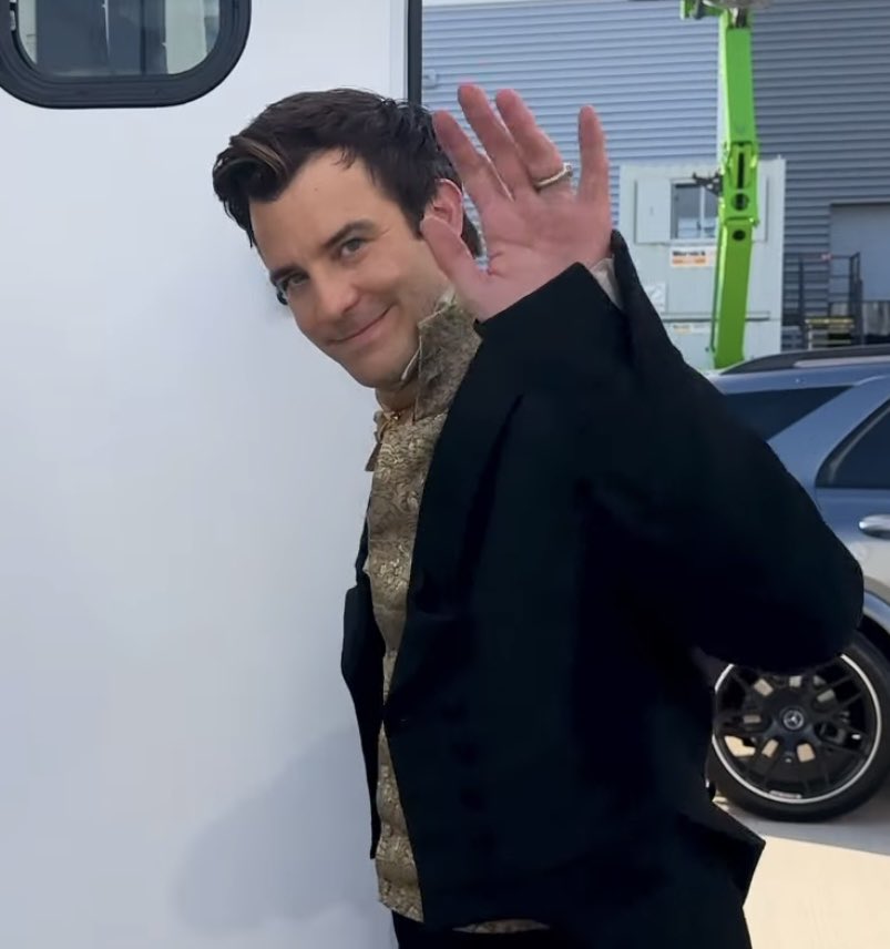 LOOK AT MY BEAUTIFUL LEADS