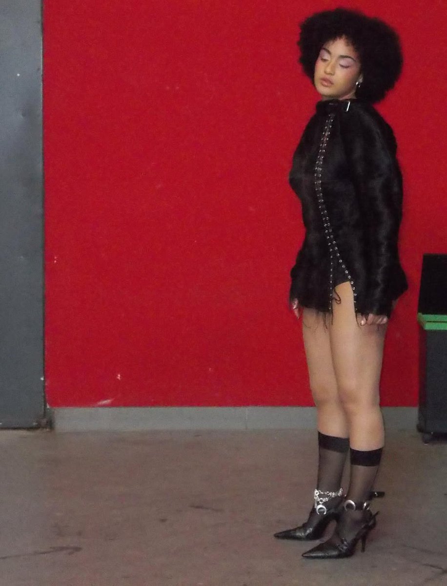 comeback_ctlm's tweet image. RDV à 18h pour le #candyvlog BTS de "Jeu" 
#Candice #EP2