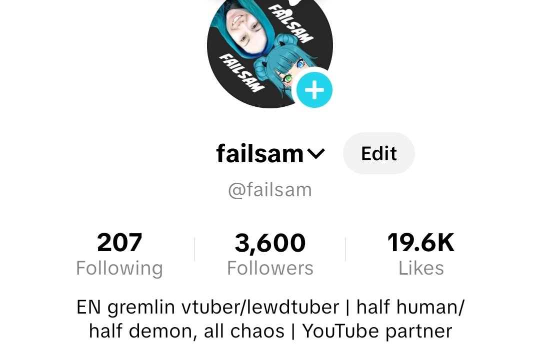 Thank you all for 3600 on the clock app!! 💙 I LOVE that you guys have been enjoying my silly little chaotic stream clips so much 😭