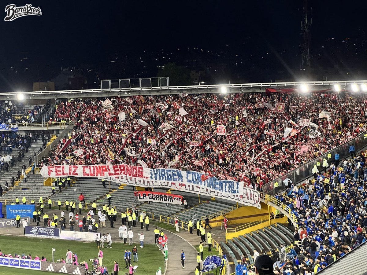 barrabrava_net's tweet image. FELIZ CUMPLEANOS... VIRGEN CONTINENTAL
La Guardia Albi Roja Sur - Independiente Santa Fe ayer vs Millonarios