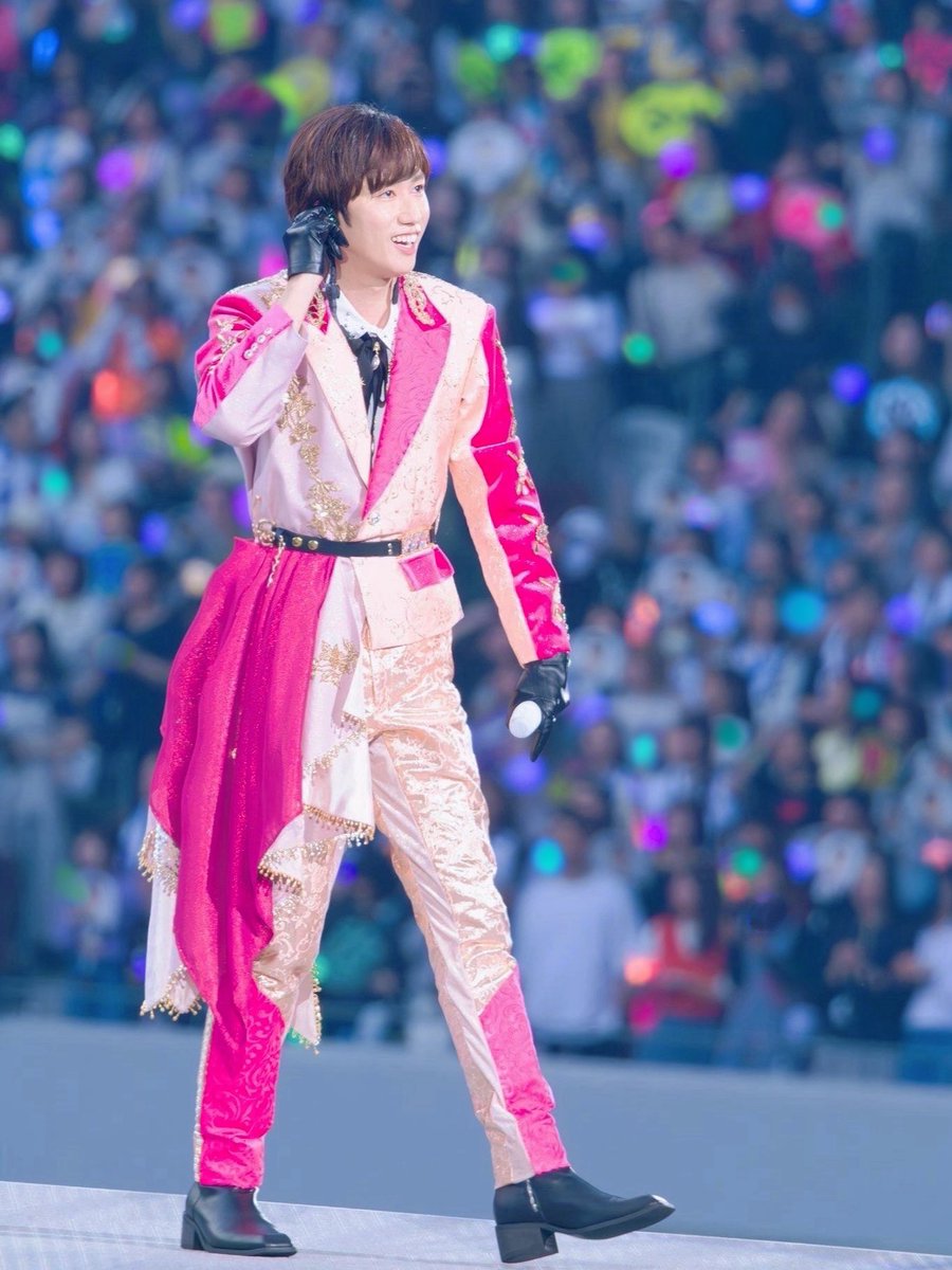 阿部亮平 Instagram 国立競技場ピンク衣装🩷️