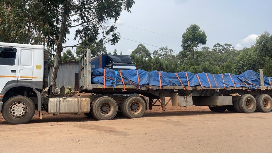 MagazineJimbere's tweet photo. 🛤️ La construction du chemin de fer Uvinza-Musongati se concrétise: les premiers équipements sont arrivés au #Burundi ce 19/06/2025 via la frontière de Mugina/Manyovu

📌 Rappelons que ce chemin de fer réunira le Burundi, la RDC et la Tanzanie. L'accord de sa construction a été il y a presque 6 ans, le 02/12/2019. Il est prévu que les travaux du côté burundais coûtent 1.442 millions d'USD sur 126 km

#infrastructures
