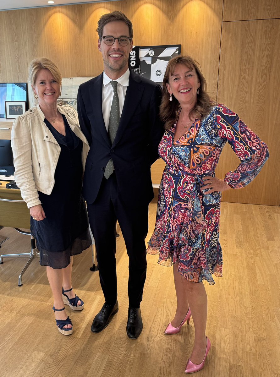 Marja Ruigrok (@marjaruigrok) on Twitter photo Een staatssecretaris en twee wethouders van <a href="/VVD_HLMR/">VVD Haarlemmermeer</a> Wil je ook meedoen? haarlemmermeer.vvd.nl/nieuws/57683/g… Een staatssecretaris en twee wethouders van <a href="/VVD_HLMR/">VVD Haarlemmermeer</a> Wil je ook meedoen? haarlemmermeer.vvd.nl/nieuws/57683/g…
