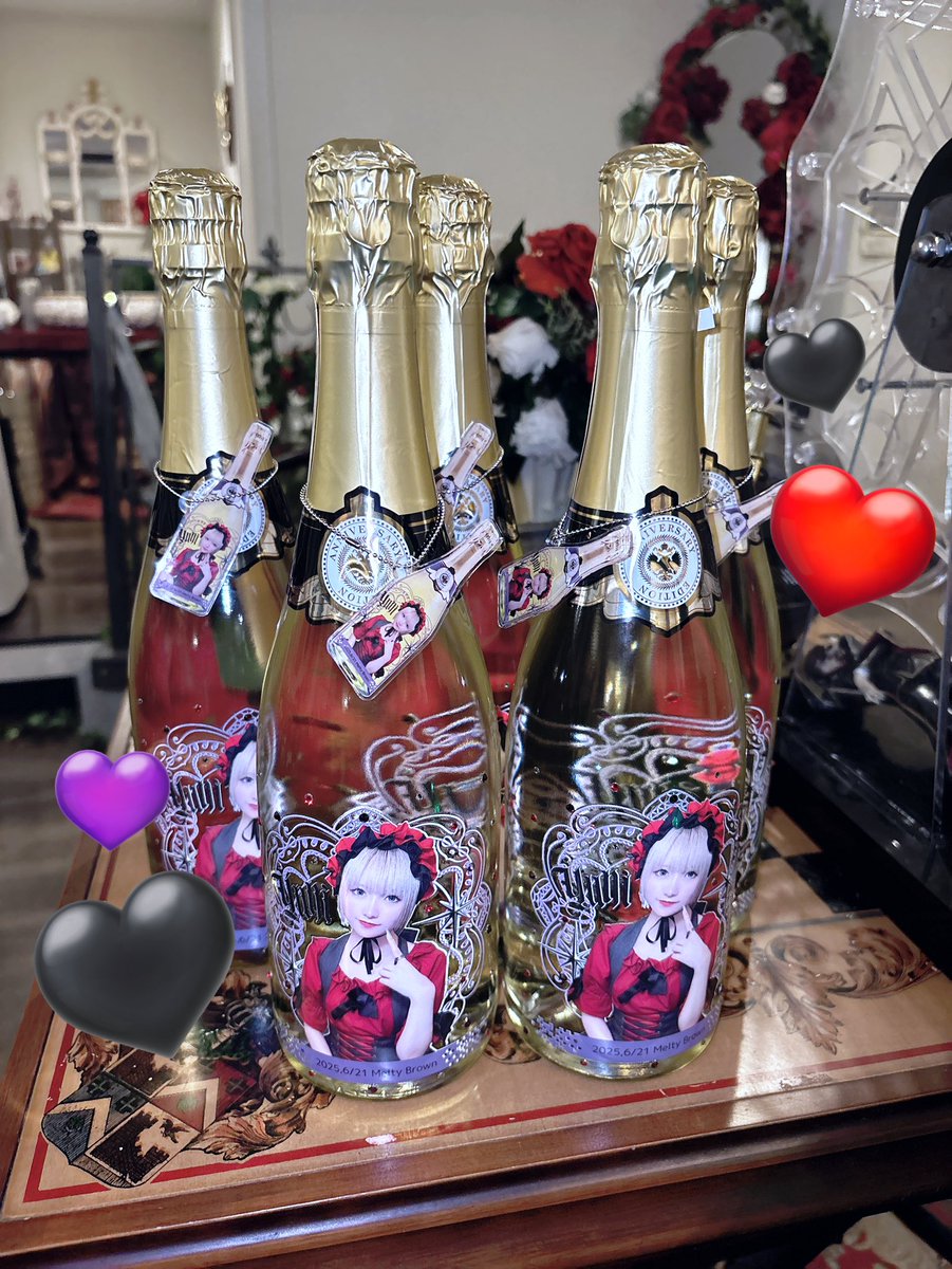 明日のメルティブラウンは...

ゆにBirthday &amp; IDOL イベント🧁🤍

BDオリジナルボトルも限定数ご用意しております♡

ペンライトご持参でショット1杯プレゼント🥃✨️

皆様のご帰宅とあたたかいお祝いお待ちしております🎀💜