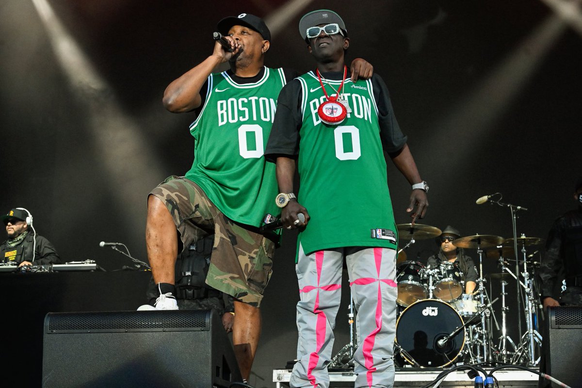 Public Enemy has released a new protest single, “March Madness,” in honor of Juneteenth.

More: rollingstone.com/music/music-ne…