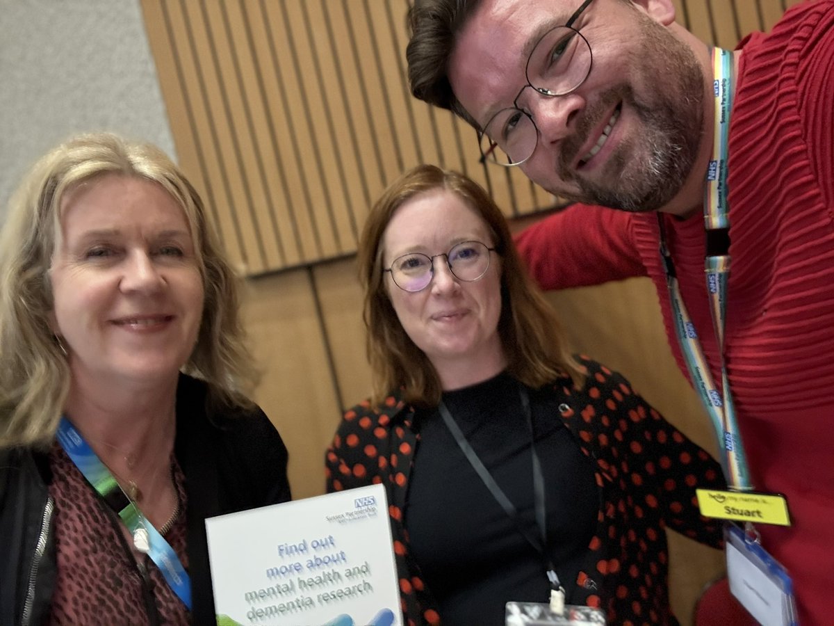 We’re wearing #red4research representing #dementia and #mentalhealth research at a community dementia and healthy ageing event hosted by <a href="/BSMSMedSchool/">BSMS</a> and <a href="/BrightonHoveCC/">Brighton & Hove City Council</a> great to hear talks about the great work focusing on a healthy heart, staying sharp and connected🙏🏻