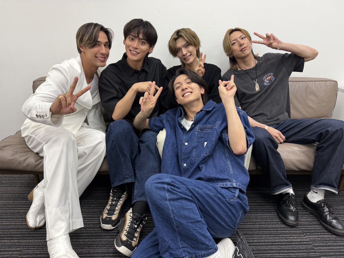 #フラミュTIME 第4回ありがとうございました🍎🍎🍎

BLUE・NOIR BOUQUETの3人も一緒にできて嬉しかったです！
公演のことも思い出して最近のことなんだけれど、懐かしい気持ちになりました🍎

またハルリット君に会えますようにー！！

後俺はMCキングになろうと思いました。