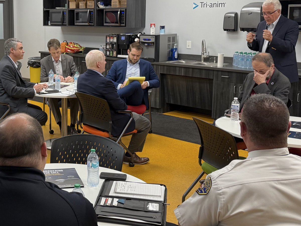 Our EMS personnel are vital to our communities and livelihoods. I participated in an EMS Roundtable — hearing from agency leaders across the state. We discussed issues impacting our first responders and how I can further support them in Congress.