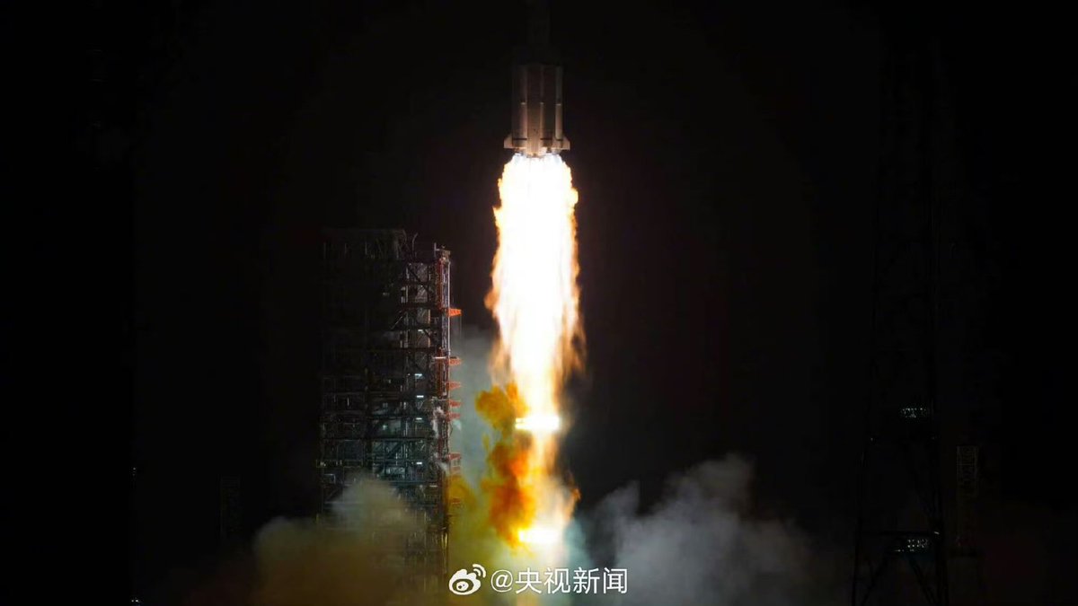 Skyfeather16's tweet image. 【航天动态】今天,我国在西昌卫星发射中心使用长征三号乙运载火箭,成功将中星9C卫星发射升空,卫星顺利进入预定轨道,发射任务圆满成功