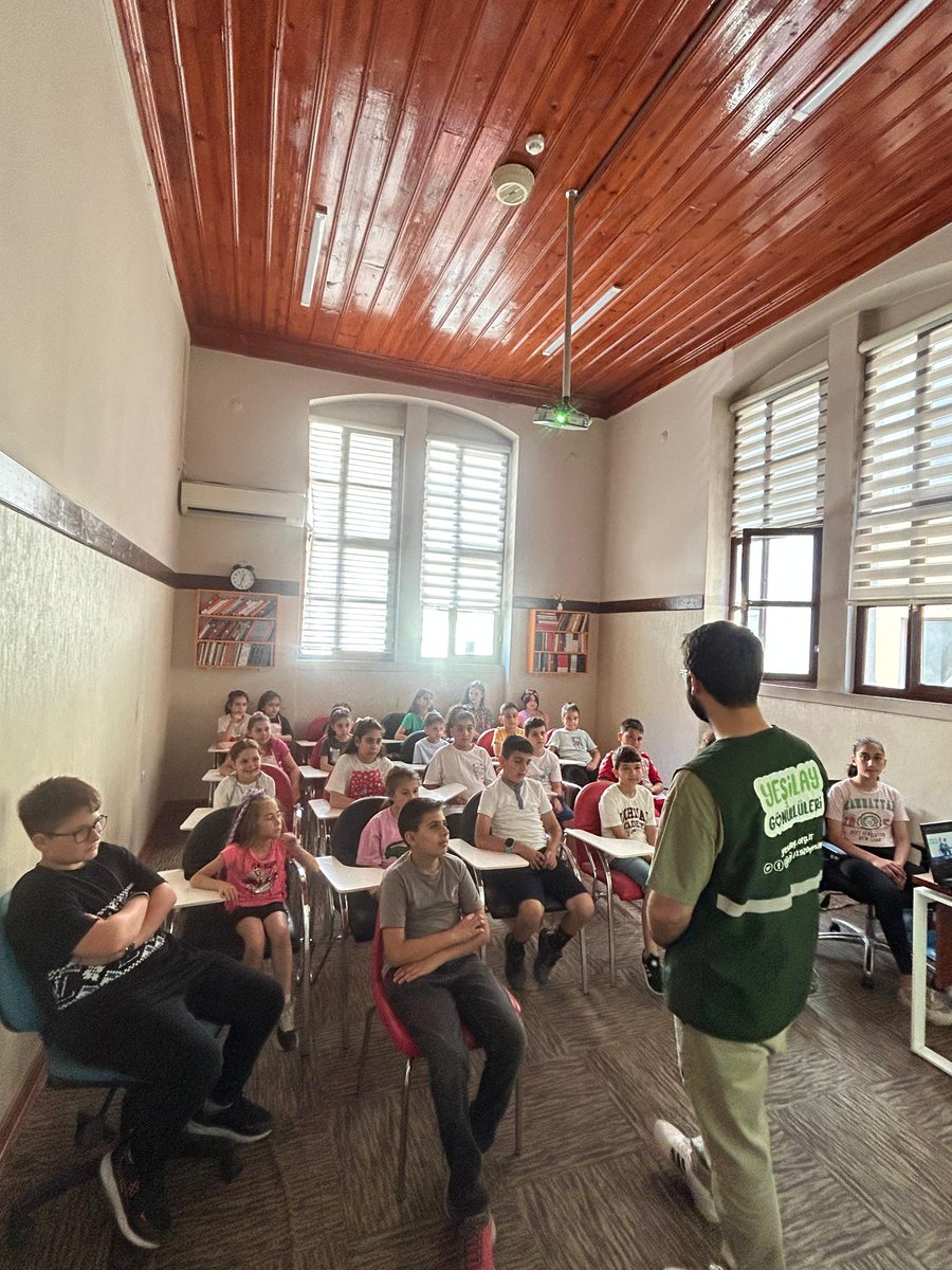 Her yaşın kolaylık ve zorlukları var.
Bağımlılıklar da hayat yolunun zorluklarından.
Her zaman bilinçli ve farkında olmaları için gruplarımıza #BağımlılıklaMücadele eğitimi verildi.