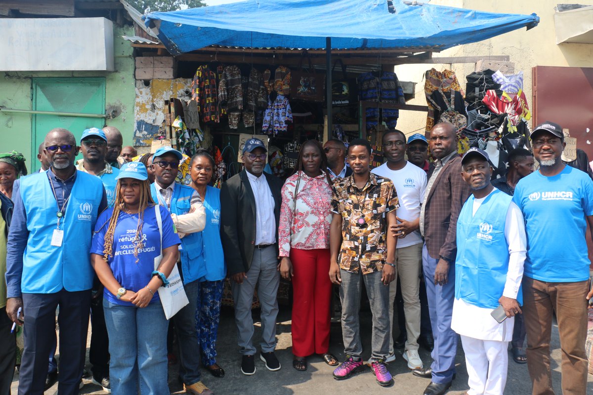 PamCongo's tweet image. Today @WFP stands next to @UNHCRCongo and refugees from 🇨🇫 living and blooming in Brazzaville to celebrate #WorldRefugeeDay2025 🫶. Did you know that @PamCongo assists more than 33,000 refugees from 🇨🇩 and 🇨🇫 in 3 departments?