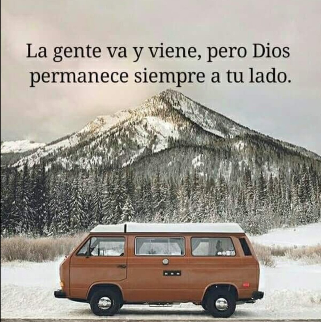 Hoy es un excelente día...todo depende de nuestra actitud, todo depende de Dios y de nuestro  agradecimiento hacia él, no necesitamos ir de prisa y afanarnos para ser felices, pues con lo que ya tenemos disponible es suficiente.