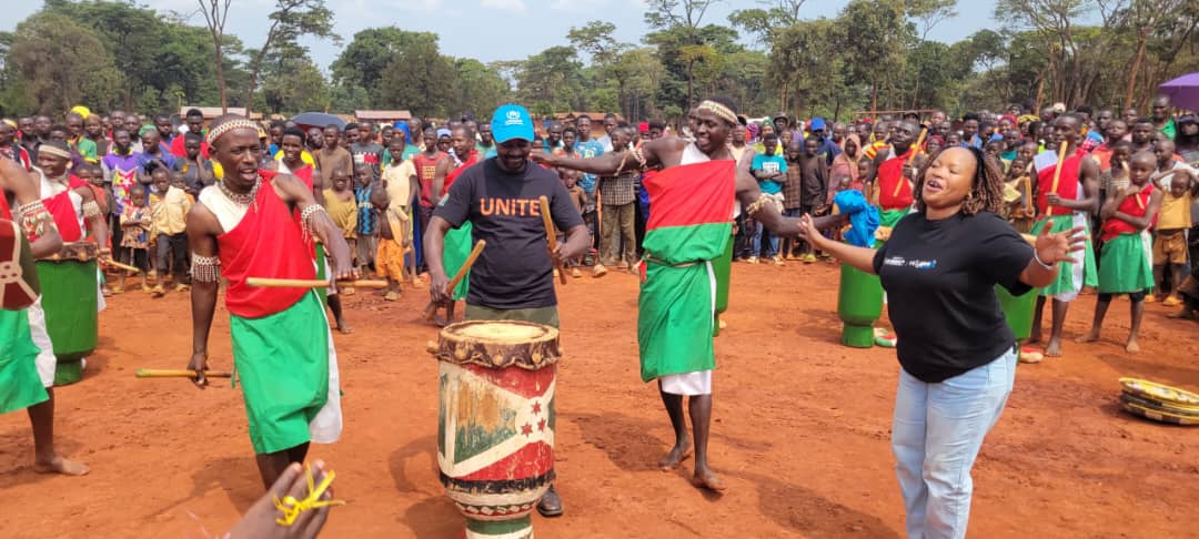 At Nduta Camp, refugees celebrated #WorldRefugeeDay with vibrant displays of talent, unity, &amp; hope.
As the Govt of  🇹🇿 &amp; partners stood in solidarity, the courage &amp; dignity of refugees were honored in a powerful show of community spirit

Together, we’re building a brighter future