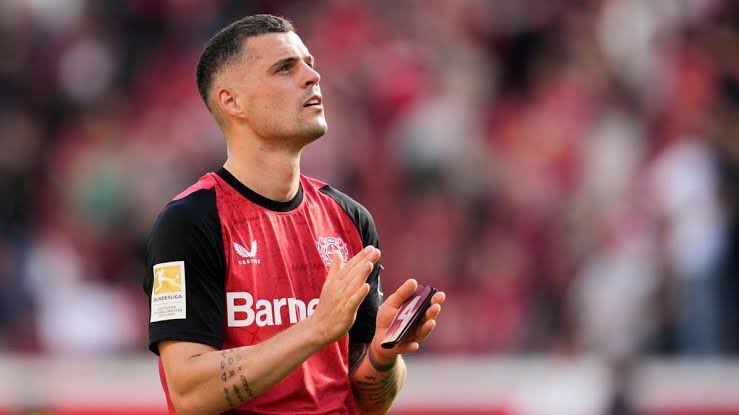 Los contactos de ayer entre Milan y Bayer Leverkusen fueron positivos por Granit Xhaka. No hay acuerdo, ni una oferta final; pero las partes son optimistas de poder cerrarlo.

NADA cerrado aún.

Milan dispuesto a subir un poco la oferta y Leverkusen a bajar un sus pretensiones.