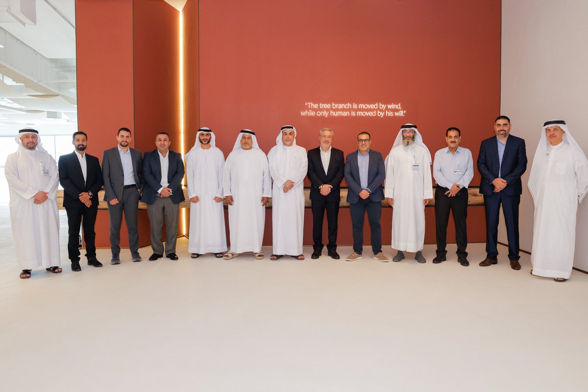 حصلت النيابة العامة بدبي على شهادة أي تي اس اون لاين ، تتويجاً لجهودها في تطوير أساليب العمل وتبسيط الإجراءات واستخدام التكنولوجيا لأتمته العمليات،وتقليل الأخطاء ورفع مستوى الأداء وتحقيق الأهداف بكفاءة.  وتسلم الشهادة السيد/ يوسف أحمد بن غليطة مدير إدارة الشؤون المالية والإدارية،