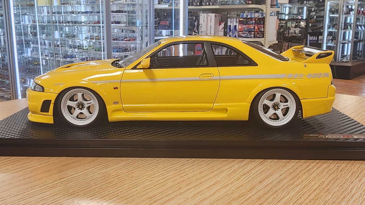 イグニッションモデル新製品 1/18スケール □IG3657 1/18 ニスモ 400R