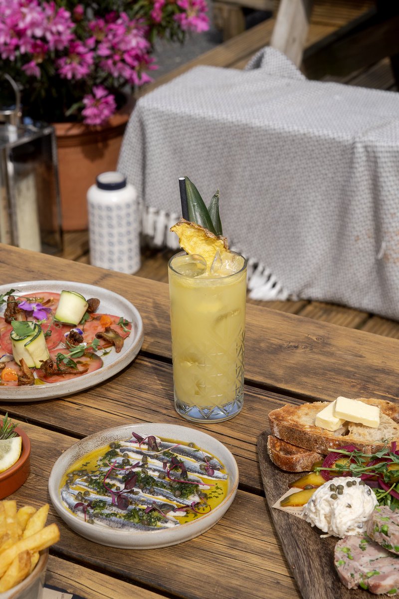 C O C K T A I L ?  🍹

The sunny weather means we are firmly in cocktail season - so why not come and see what we have on offer at The Peterville Inn?

#cornwall #cocktails