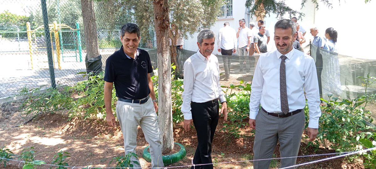 Toroslar İlçe Milli Eğitim Müdürlüğü (@toroslarmem) on Twitter photo İlçe Millî Eğitim Müdürümüz Kaan Aydemir, İbrahim Karaoğlanoğlu İlkokulunda kurulan “Agro Kütüphane”nin açılışını gerçekleştirdi. <a href="/tcmeb/">Millî Eğitim Bakanlığı</a>
<a href="/Yusuf__Tekin/">Yusuf Tekin</a>
<a href="/valiatillatoros/">Atilla Toros</a>
<a href="/fazilet_durmus/">Fazilet Öğretmen 🇹🇷</a>
<a href="/Sogukpinar023/">Mehmet Soğukpınar</a>
<a href="/kaanaydemir_33/">Kaan AYDEMİR</a> İlçe Millî Eğitim Müdürümüz Kaan Aydemir, İbrahim Karaoğlanoğlu İlkokulunda kurulan “Agro Kütüphane”nin açılışını gerçekleştirdi. <a href="/tcmeb/">Millî Eğitim Bakanlığı</a>
<a href="/Yusuf__Tekin/">Yusuf Tekin</a>
<a href="/valiatillatoros/">Atilla Toros</a>
<a href="/fazilet_durmus/">Fazilet Öğretmen 🇹🇷</a>
<a href="/Sogukpinar023/">Mehmet Soğukpınar</a>
<a href="/kaanaydemir_33/">Kaan AYDEMİR</a>