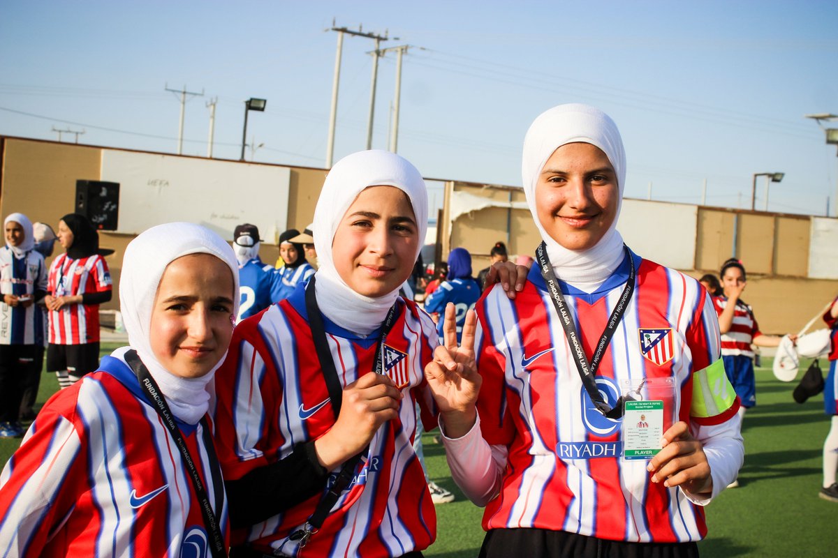🇯🇴🤲 El fútbol se ha convertido en un motor de inclusión para la población de los Campos de Refugiados de Za’atari y Azraq, donde desde hace 7 años desarrollamos un proyecto que aporta felicidad, valores y buenos hábitos a sus más de 1.200 participantes.

#WorldRefugeeDay2025