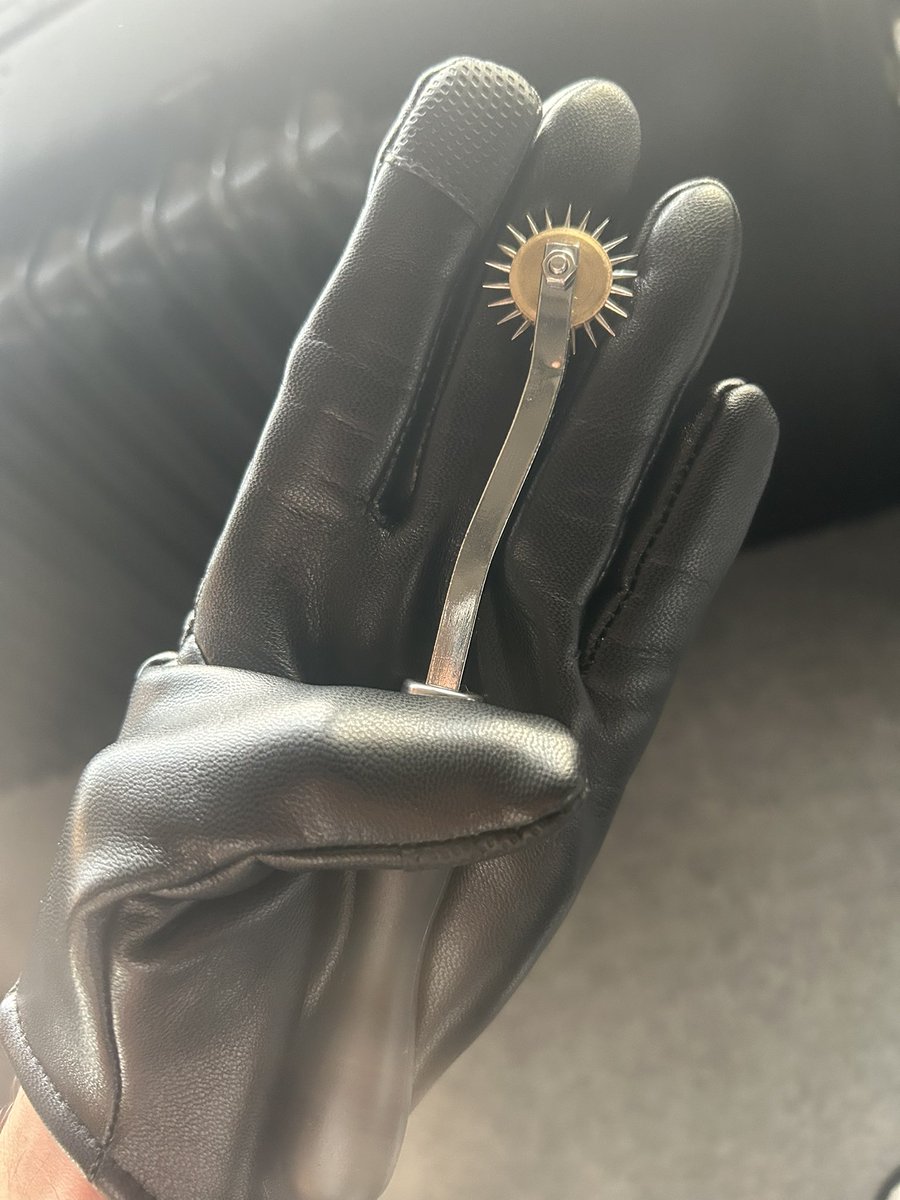 MasterM_nl's tweet photo. Jou lekker bewerken😏

#Findomnl #Findomaster #Cashmaster #Paypig #obeyme #Kneel #bdsm https://t.co/Ii6tAP9bJl