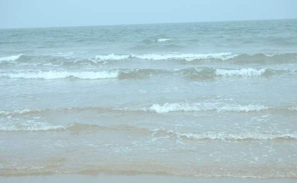 HannahLizz30258's tweet photo. d845银沙滩的海像一汪琉璃水 https://t.co/6eg9gC3LGj