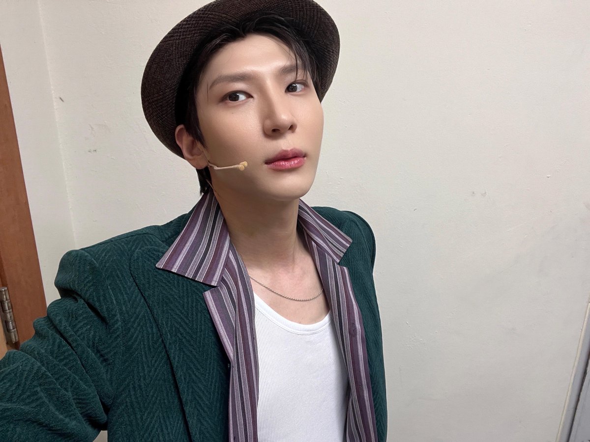 OfficialJTW_LEO's tweet image. [📸PHOTO]

뮤지컬 ‘멤피스’ 첫 공연 완료✨
택휴이가 들려주는 영혼의 음악🎙️
끝까지 즐겨주세요 하카두❕

#정택운 #JUNGTAEKWOON
#레오 #LEO
#뮤지컬 #멤피스 #휴이 #택휴이